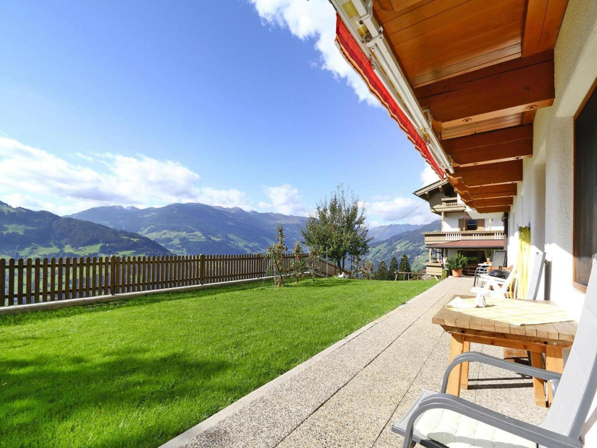 Apartment In Hippach Im Zillertal In The Mountains Muhlen  Exterior photo